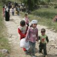 In risposta alla catastrofe umanitaria che si sta consumando in Siria e ai pesanti bombardamenti che si concentrano sulla città di Homs, Terre des Hommes ha messo a punto un intervento d’emergenza a favore dei bambini che da lì arrivano con le famiglie in Libano.