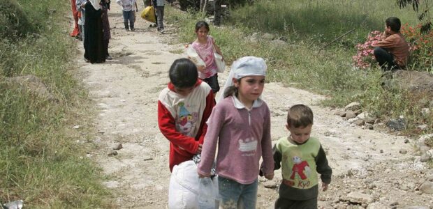 UN AIUTO IMMEDIATO AI BAMBINI DI HOMS RIFUGIATI IN LIBANO In risposta alla catastrofe umanitaria che si sta consumando in Siria e ai pesanti bombardamenti che si concentrano sulla città di Homs, Terre des Hommes ha messo a punto un intervento d’emergenza a favore dei bambini che da lì arrivano con le famiglie in Libano.